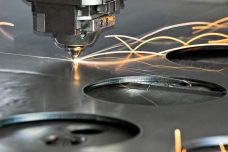 lazer-po-metallu.jpg.pagespeed.ce.oUMdk5mf-S